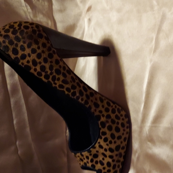 Shoes - Picture 2 of 3